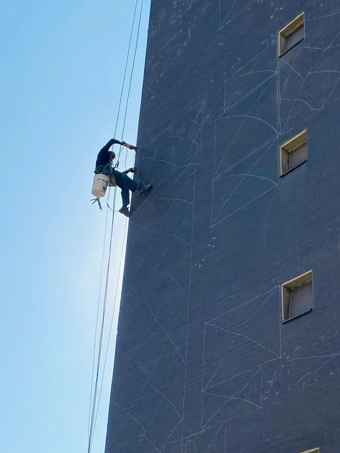 Reparaciones y pintura en muros exteriores